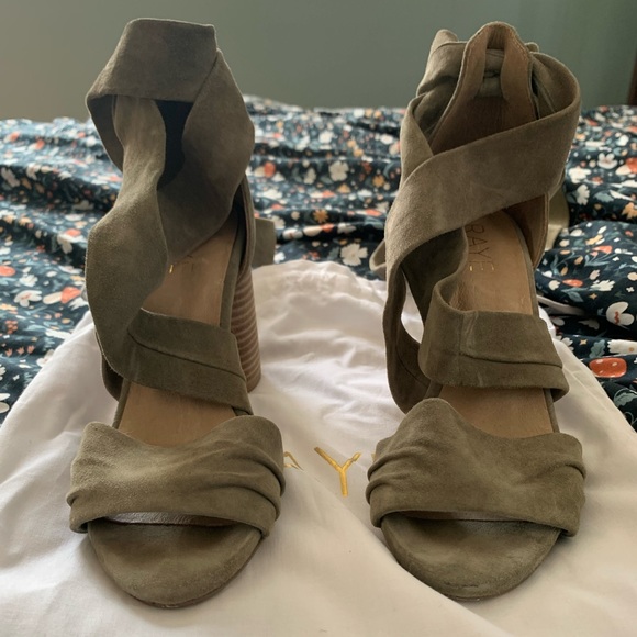 x REVOLVE Mia Heel in Olive size 36 - Picture 2 of 4
